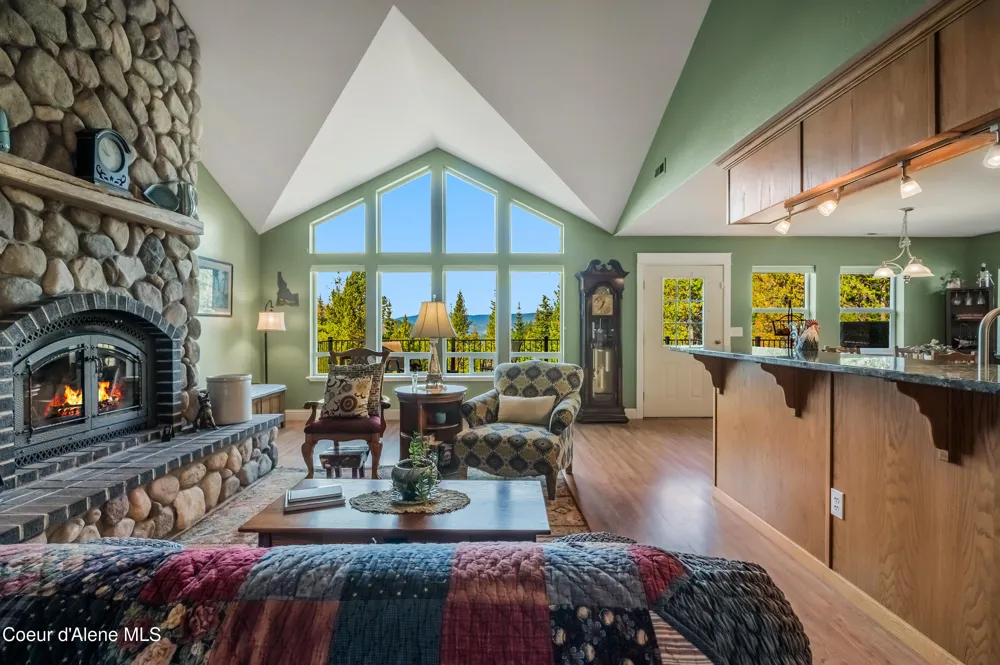 833 Drummond Peak Road Kingston, ID 83839