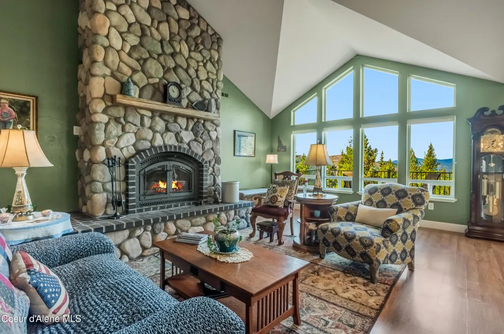833 Drummond Peak Road Kingston, ID 83839