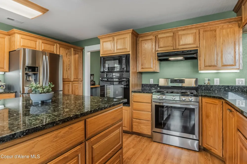 833 Drummond Peak Road Kingston, ID 83839