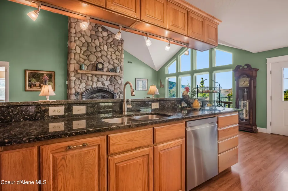 833 Drummond Peak Road Kingston, ID 83839