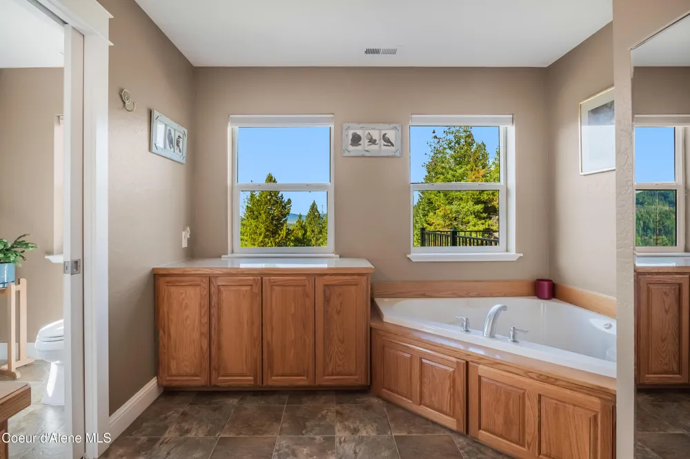 833 Drummond Peak Road Kingston, ID 83839