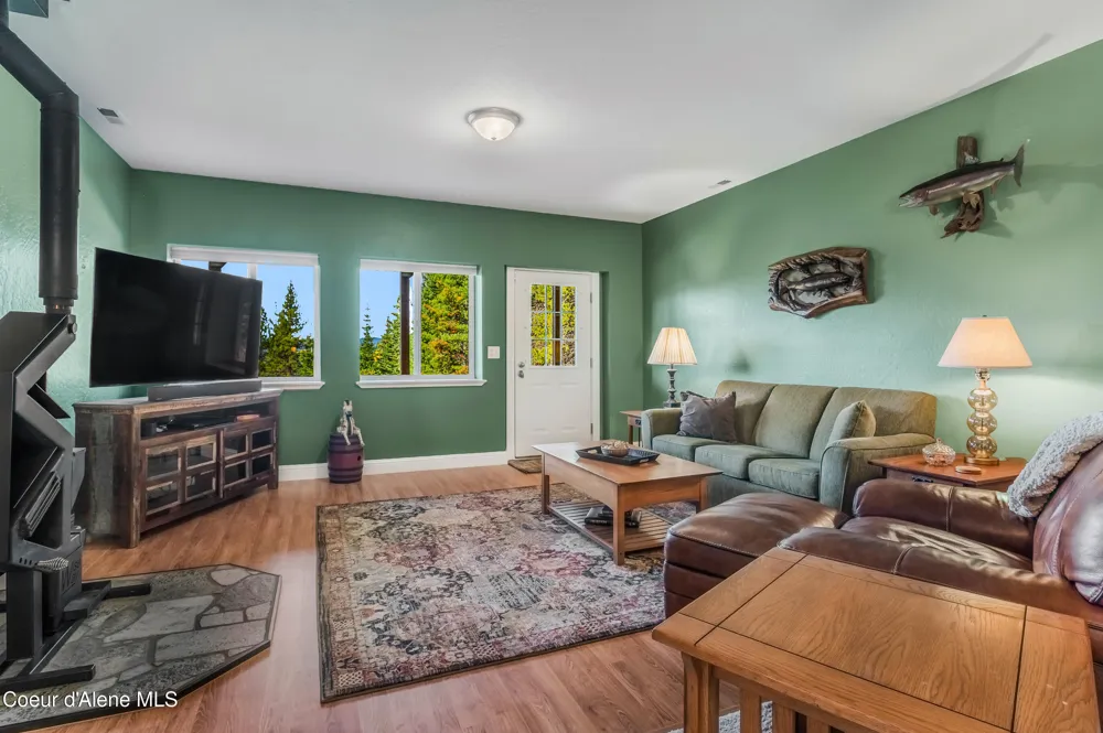 833 Drummond Peak Road Kingston, ID 83839