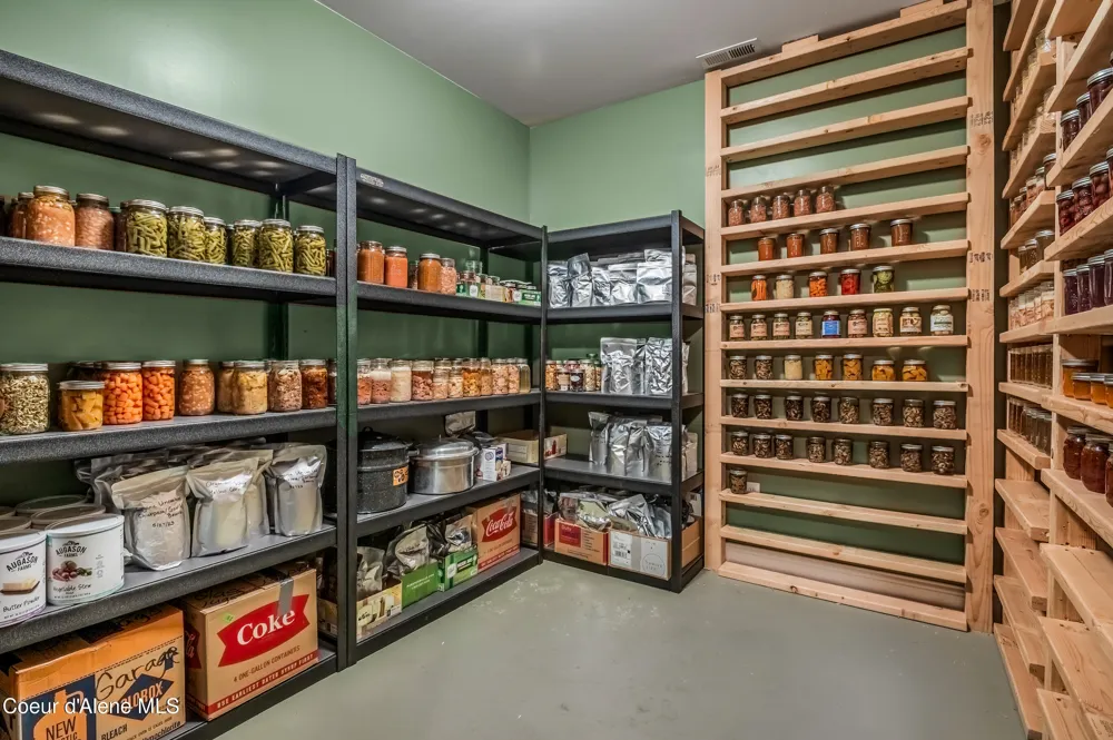 833 Drummond Peak Road Kingston, ID 83839