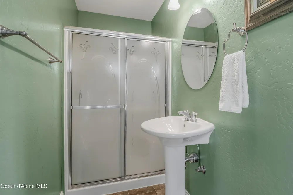 833 Drummond Peak Road Kingston, ID 83839