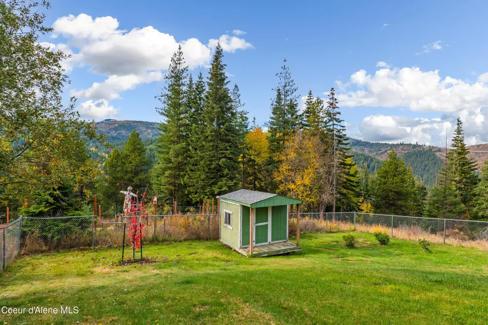 833 Drummond Peak Road Kingston, ID 83839