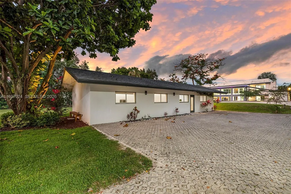 14305 Stirling Rd Southwest Ranches, FL 33330