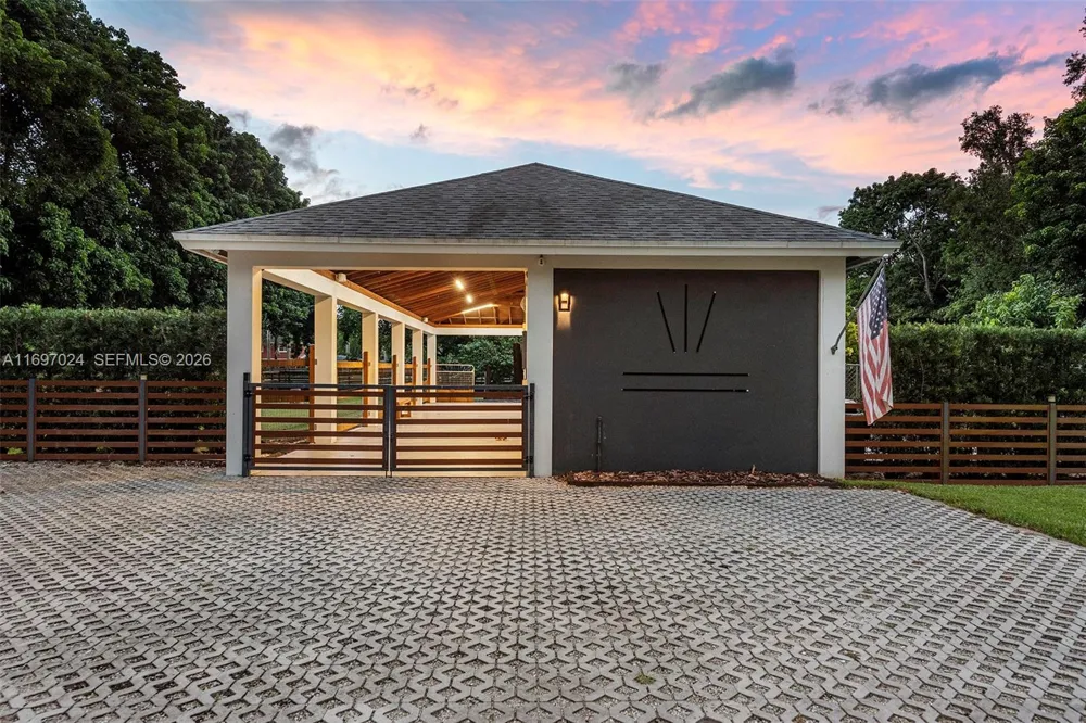 14305 Stirling Rd Southwest Ranches, FL 33330