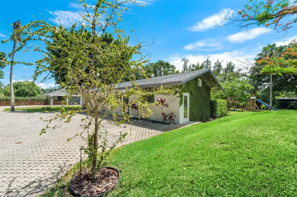 14305 Stirling Rd Southwest Ranches, FL 33330