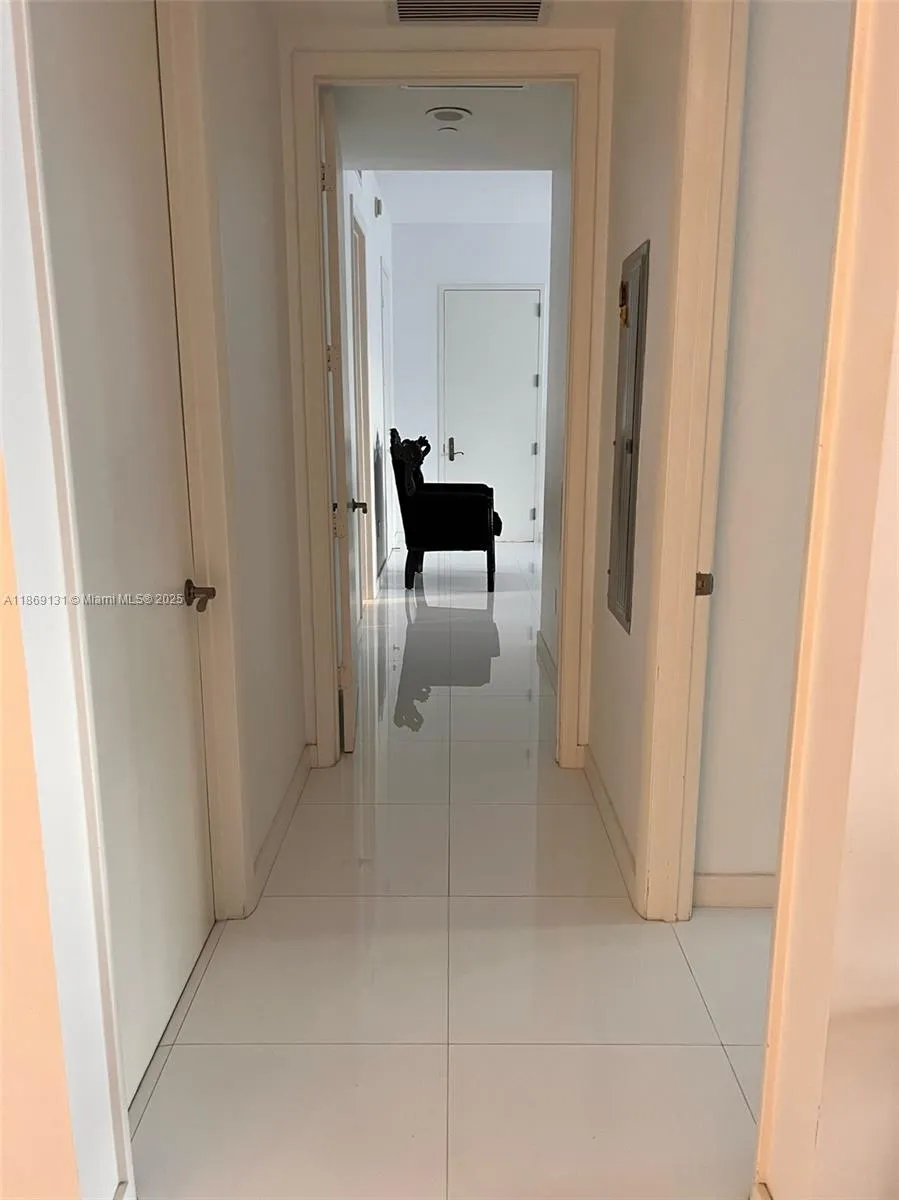 15811 Collins Ave #605 Sunny Isles Beach, FL 33160