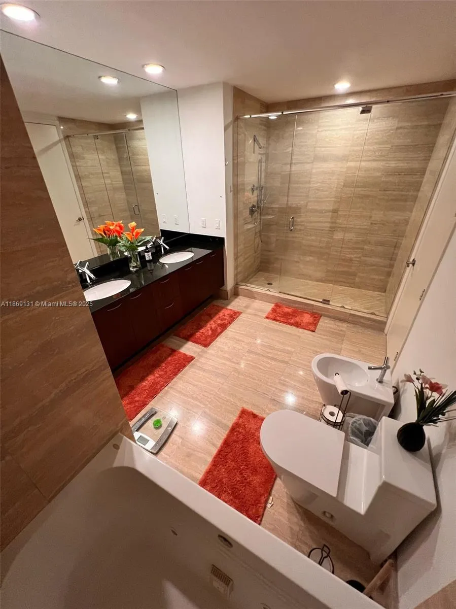 15811 Collins Ave #605 Sunny Isles Beach, FL 33160