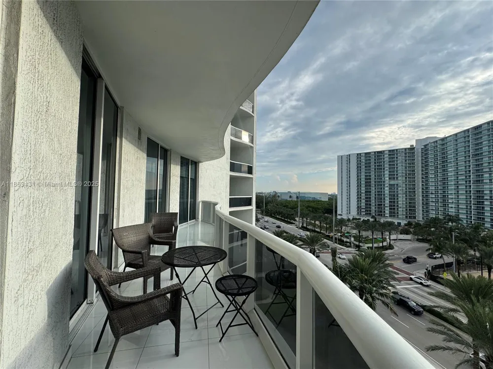 15811 Collins Ave #605 Sunny Isles Beach, FL 33160