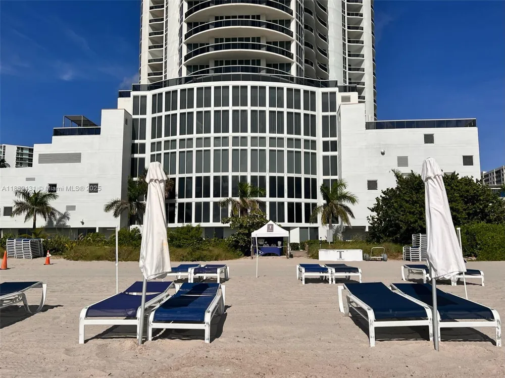 15811 Collins Ave #605 Sunny Isles Beach, FL 33160