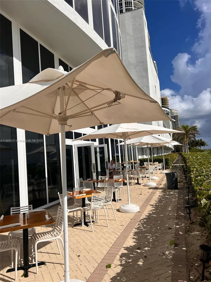 15811 Collins Ave #605 Sunny Isles Beach, FL 33160