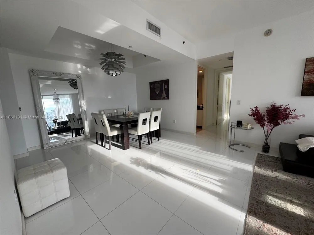 15811 Collins Ave #605 Sunny Isles Beach, FL 33160