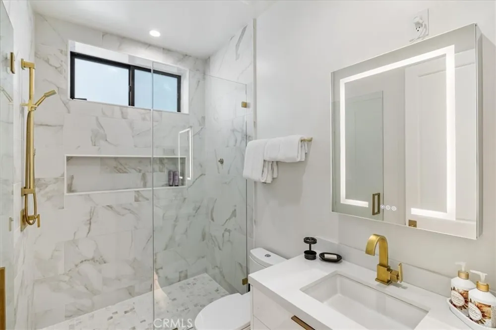 1515 Tahiti Avenue #B Laguna Beach, CA 92651