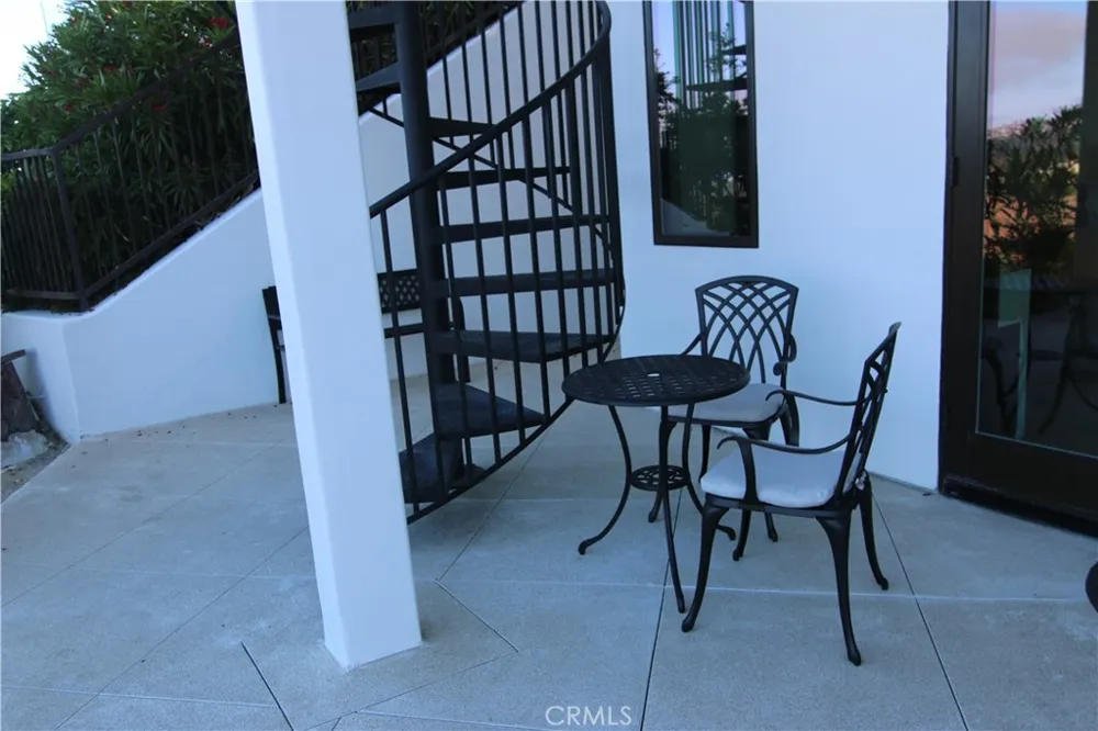1515 Tahiti Avenue #B Laguna Beach, CA 92651