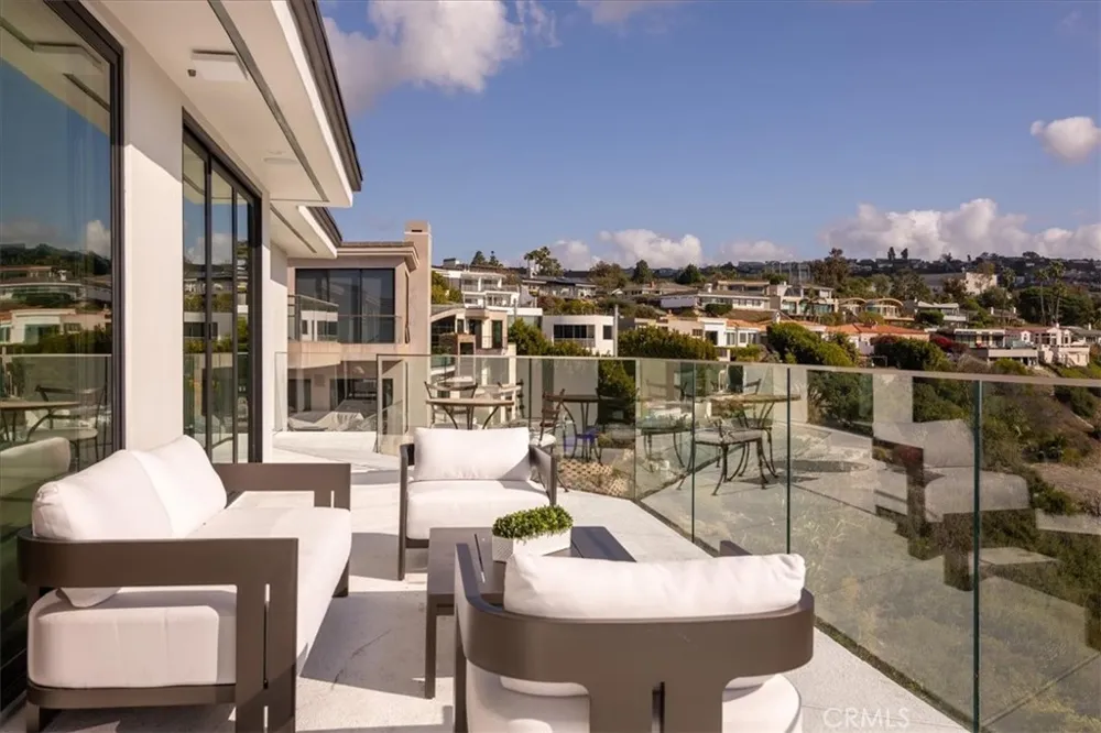 1515 Tahiti Avenue #B Laguna Beach, CA 92651