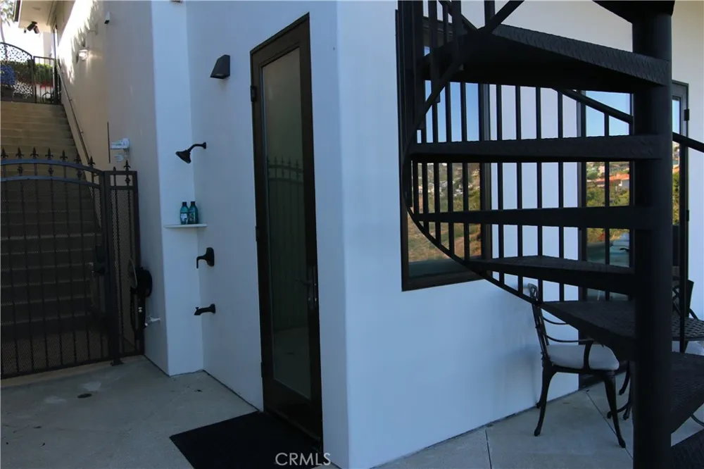 1515 Tahiti Avenue #B Laguna Beach, CA 92651