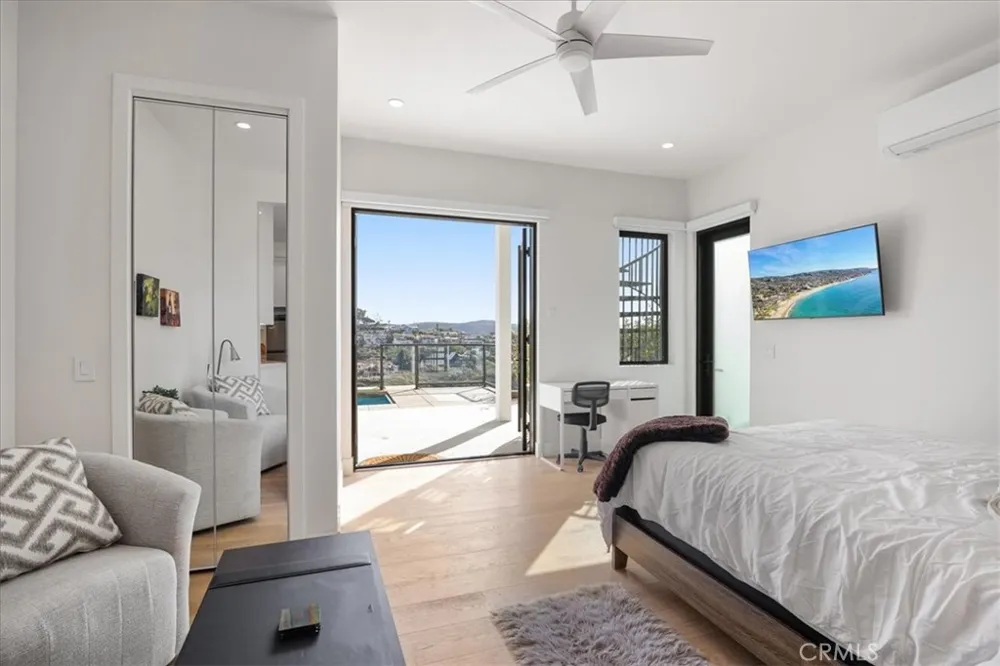 1515 Tahiti Avenue #B Laguna Beach, CA 92651