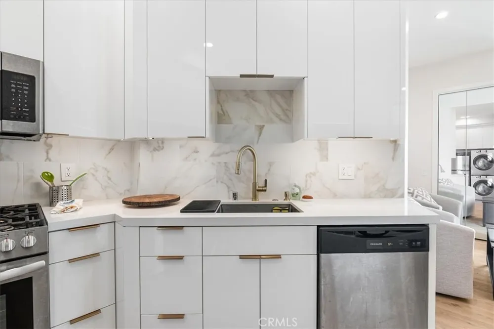 1515 Tahiti Avenue #B Laguna Beach, CA 92651