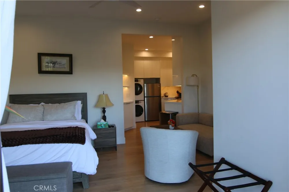 1515 Tahiti Avenue #B Laguna Beach, CA 92651
