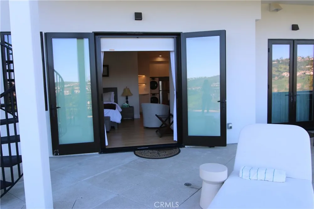 1515 Tahiti Avenue #B Laguna Beach, CA 92651
