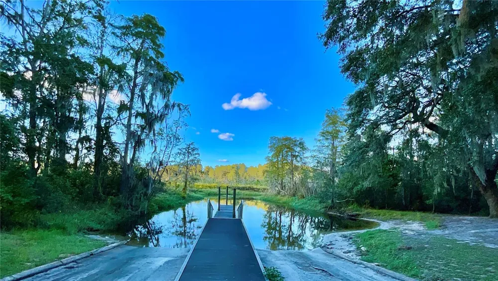 TROUT STREET Melrose, FL 32666