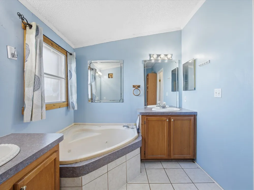 381 W Mccool Road Nocona, TX 76255