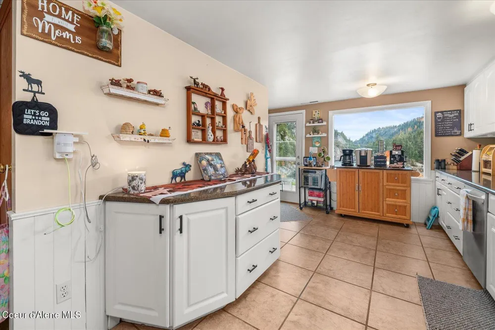 105 Lehigh Avenue Metaline Falls, WA 99153