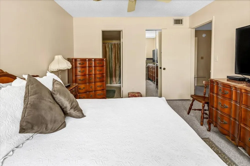 11485 OAKHURST ROAD #200-321 Largo, FL 33774