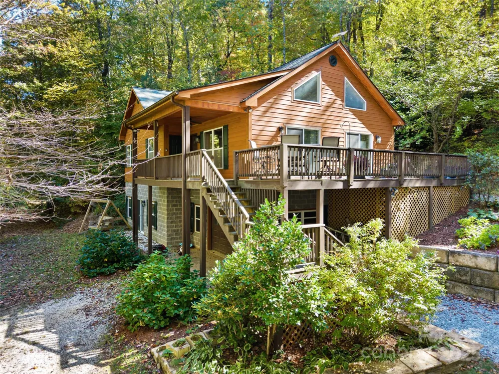 1308 Bell Mountain Road Zirconia, NC 28790
