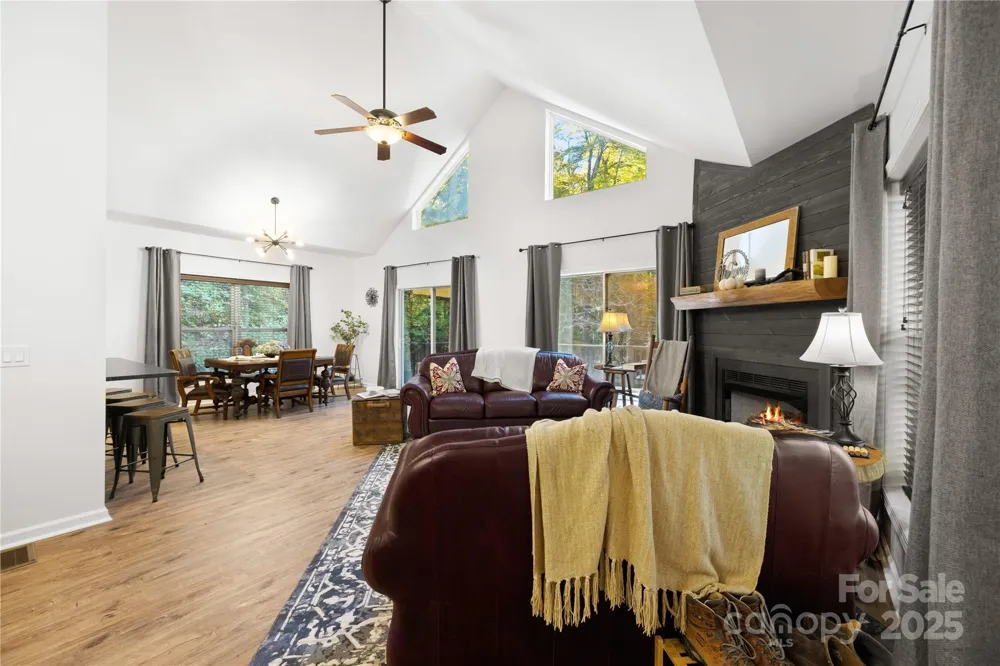 1308 Bell Mountain Road Zirconia, NC 28790