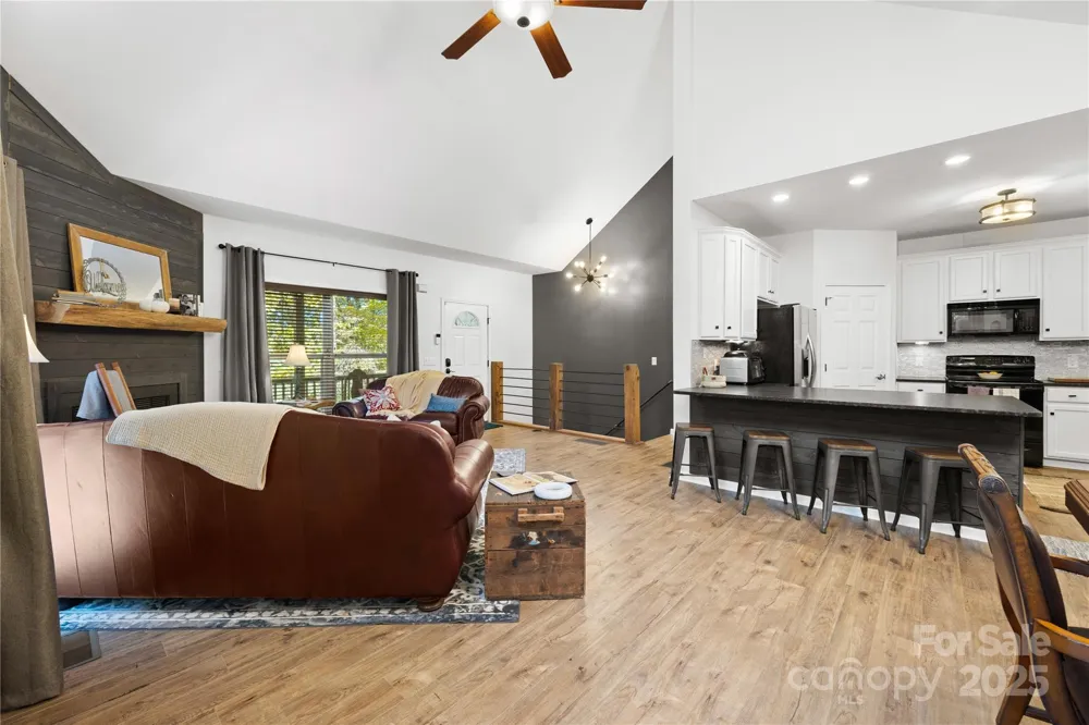 1308 Bell Mountain Road Zirconia, NC 28790