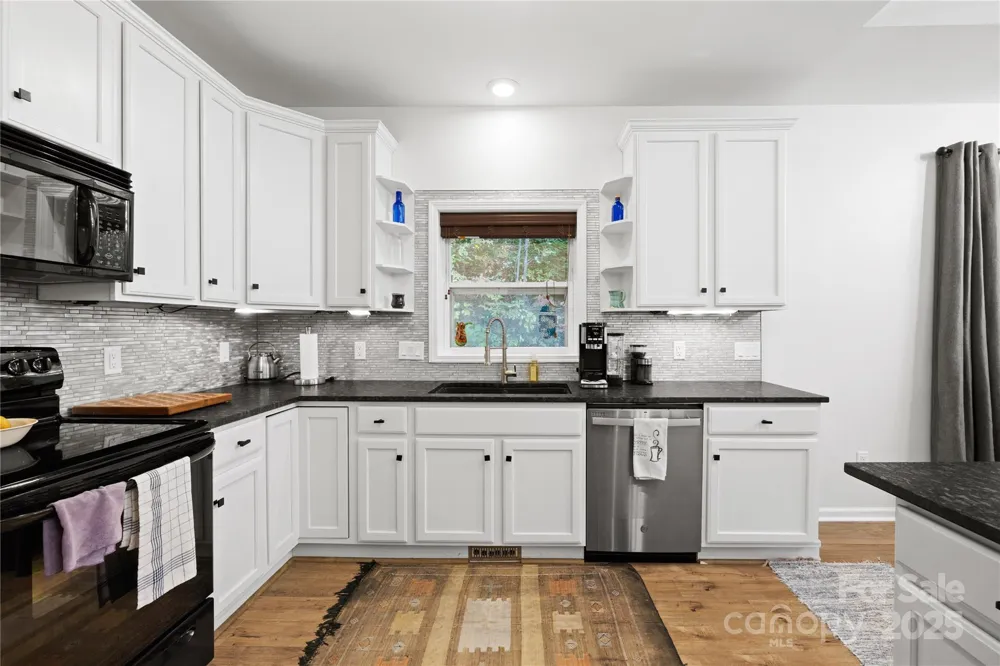 1308 Bell Mountain Road Zirconia, NC 28790