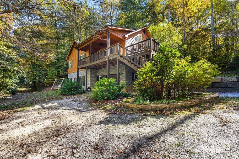 1308 Bell Mountain Road Zirconia, NC 28790