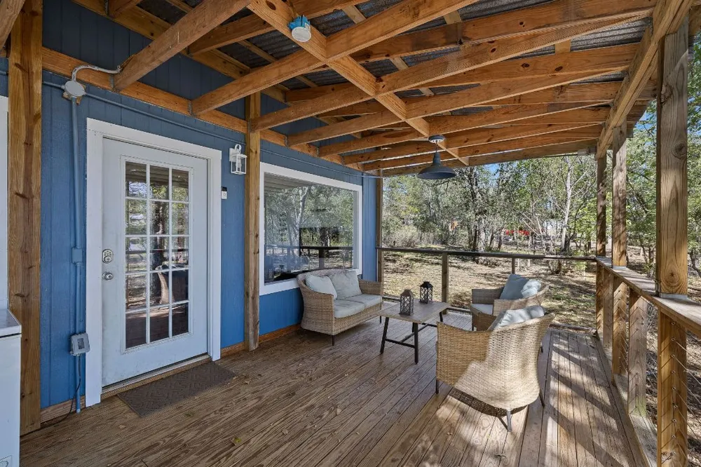 131 Moccasin Bend Drive Smithville, TX 78957