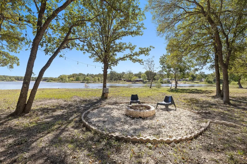 131 Moccasin Bend Drive Smithville, TX 78957