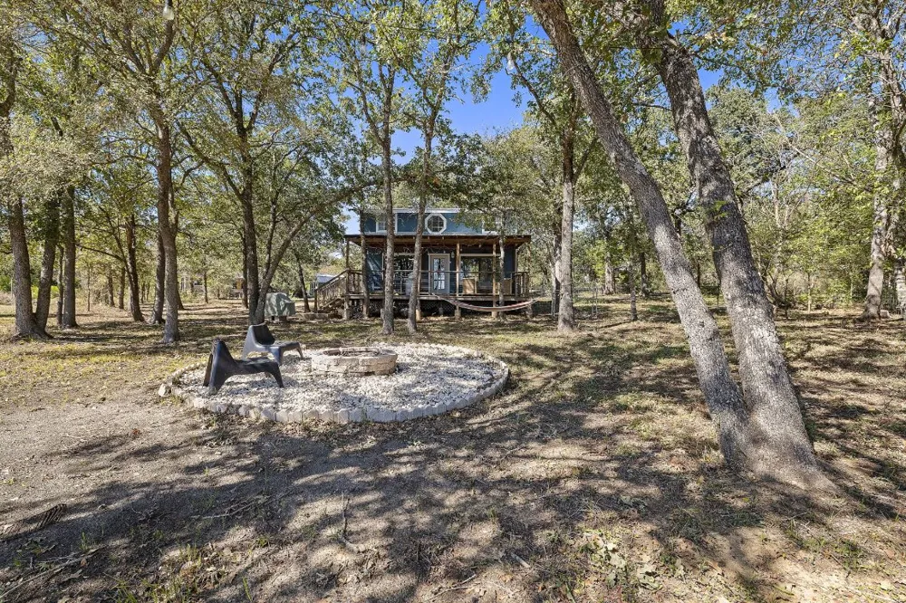 131 Moccasin Bend Drive Smithville, TX 78957