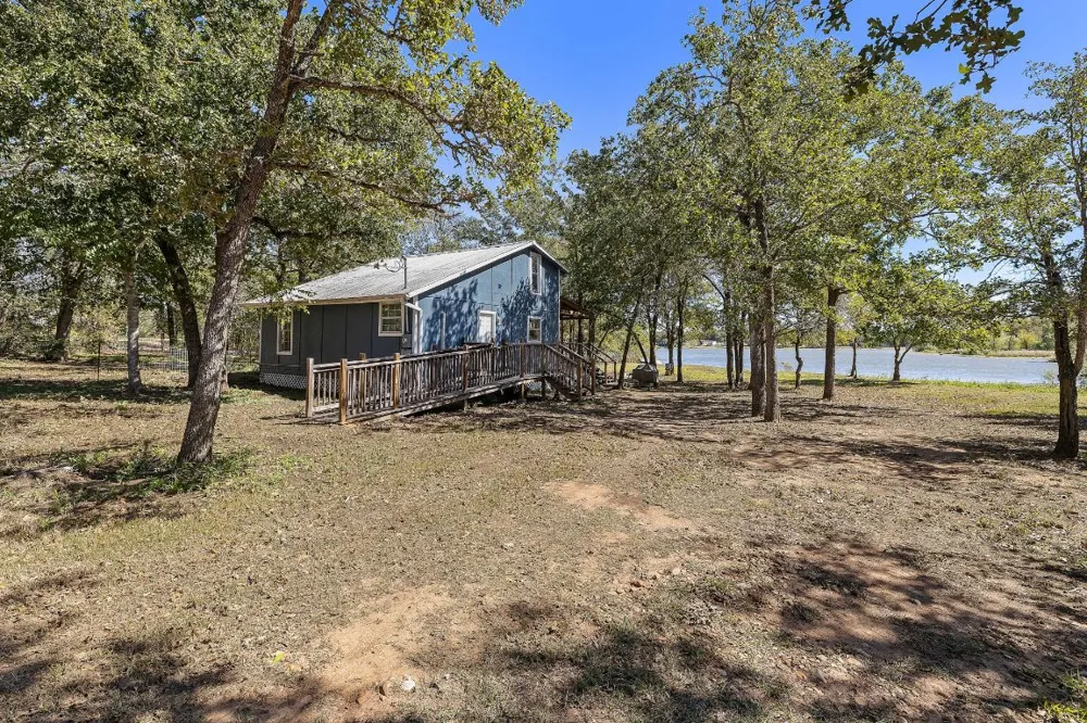 131 Moccasin Bend Drive Smithville, TX 78957