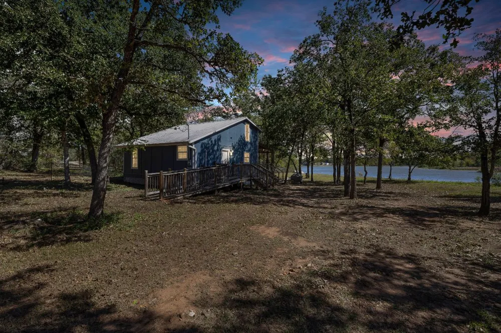131 Moccasin Bend Drive Smithville, TX 78957