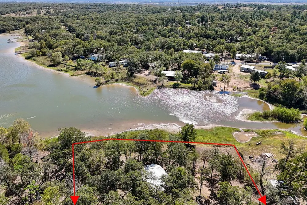 131 Moccasin Bend Drive Smithville, TX 78957