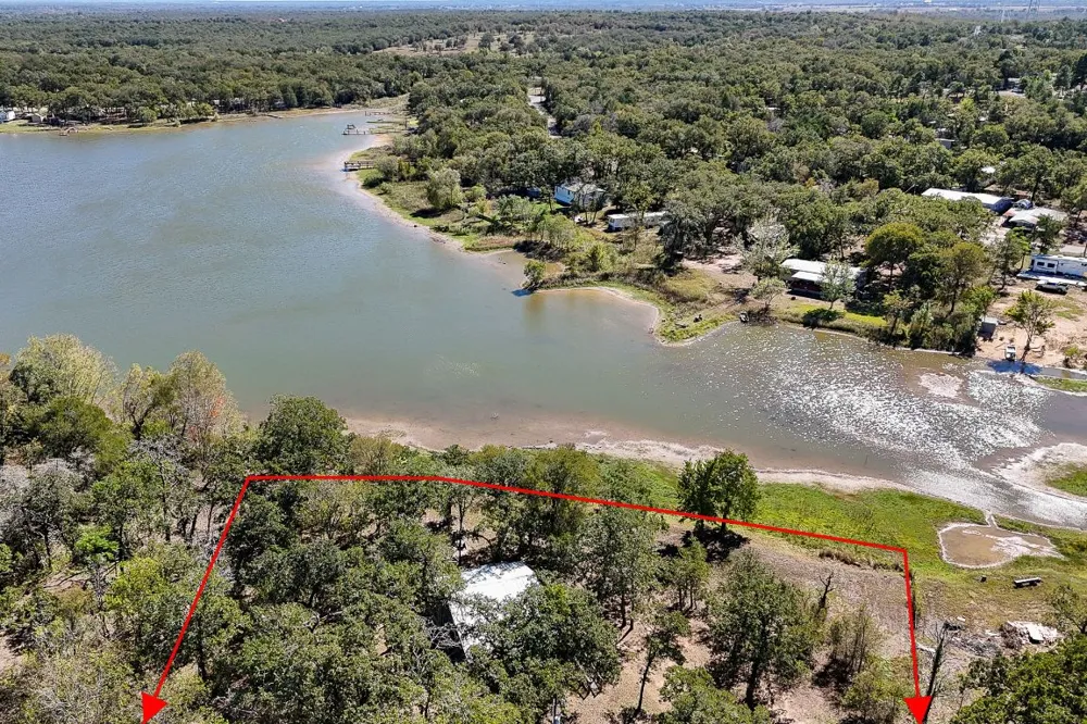 131 Moccasin Bend Drive Smithville, TX 78957