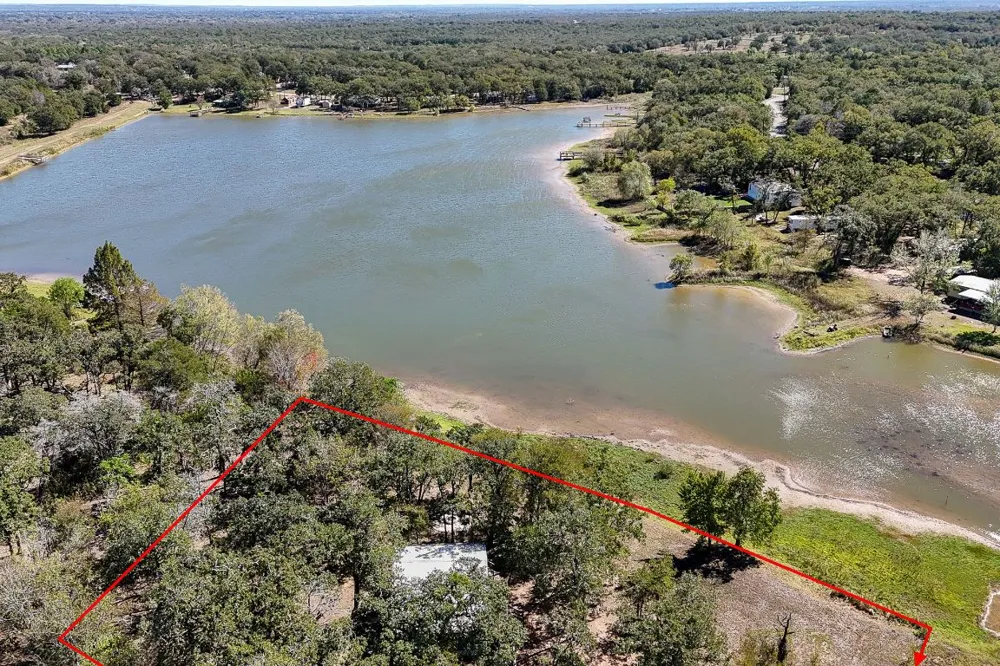 131 Moccasin Bend Drive Smithville, TX 78957
