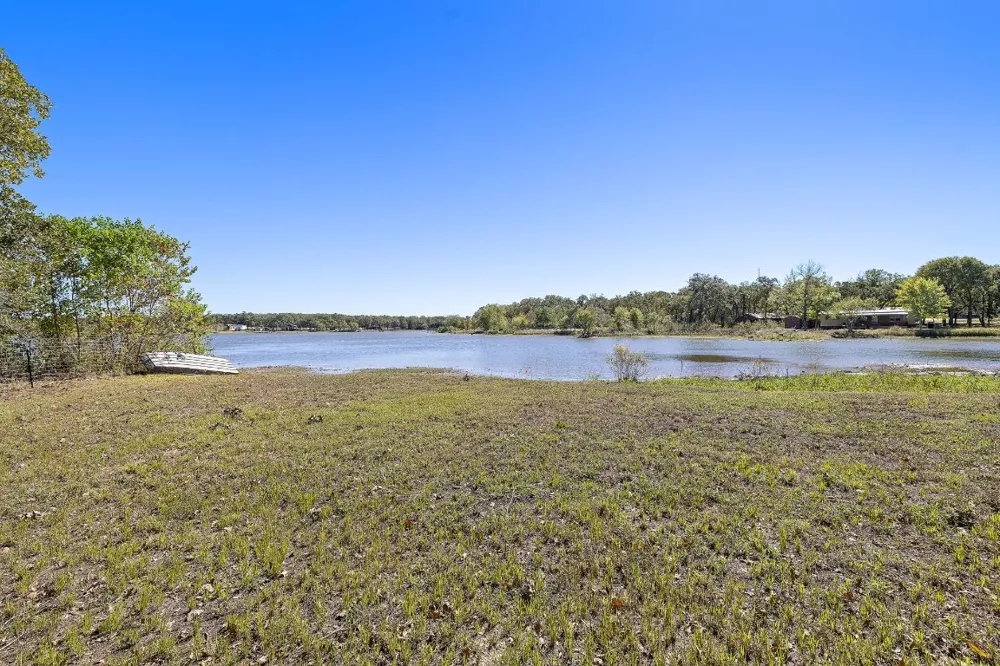 131 Moccasin Bend Drive Smithville, TX 78957