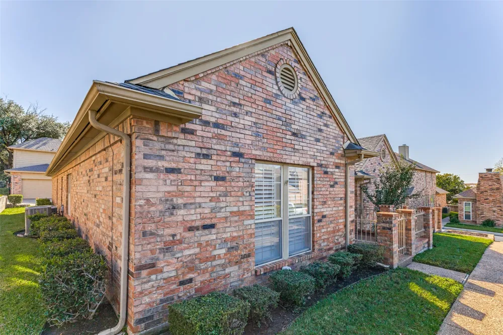 1218 Wooded Trail Hurst, TX 76053