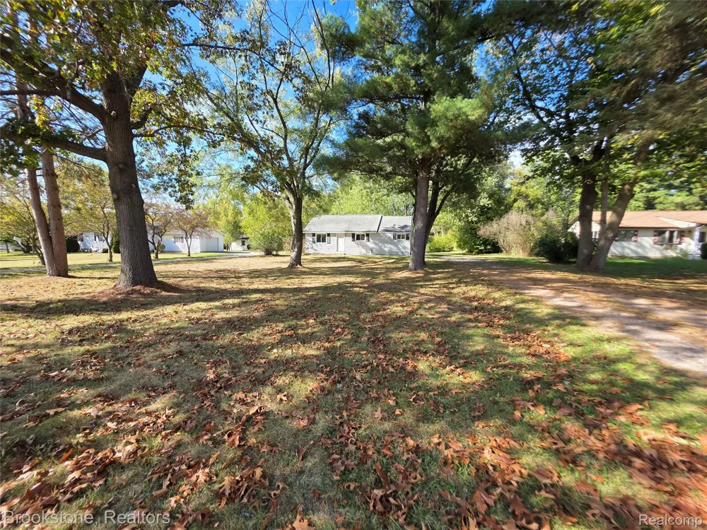 7385 Lewis Road Genesee Charter Township, MI 48458