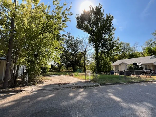 1005 W 8th Street Cameron, TX 76520
