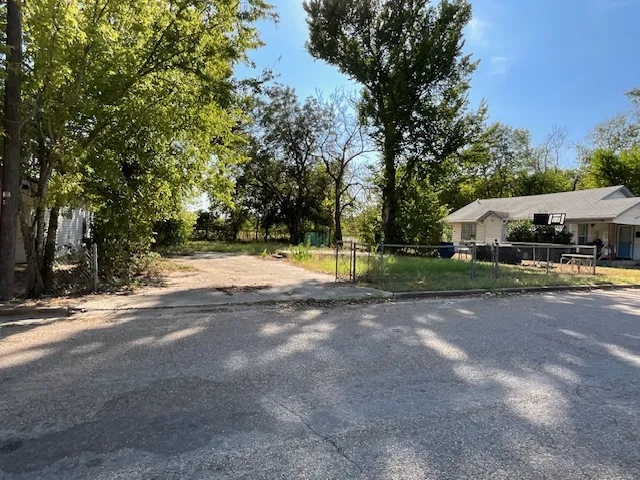 1005 W 8th Street Cameron, TX 76520