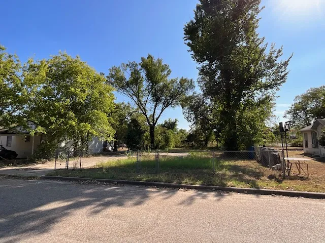 1005 W 8th Street Cameron, TX 76520