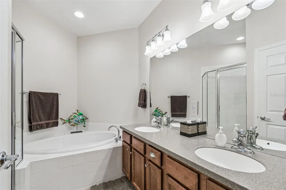 841 LANTERN WAY #202 Clearwater, FL 33765